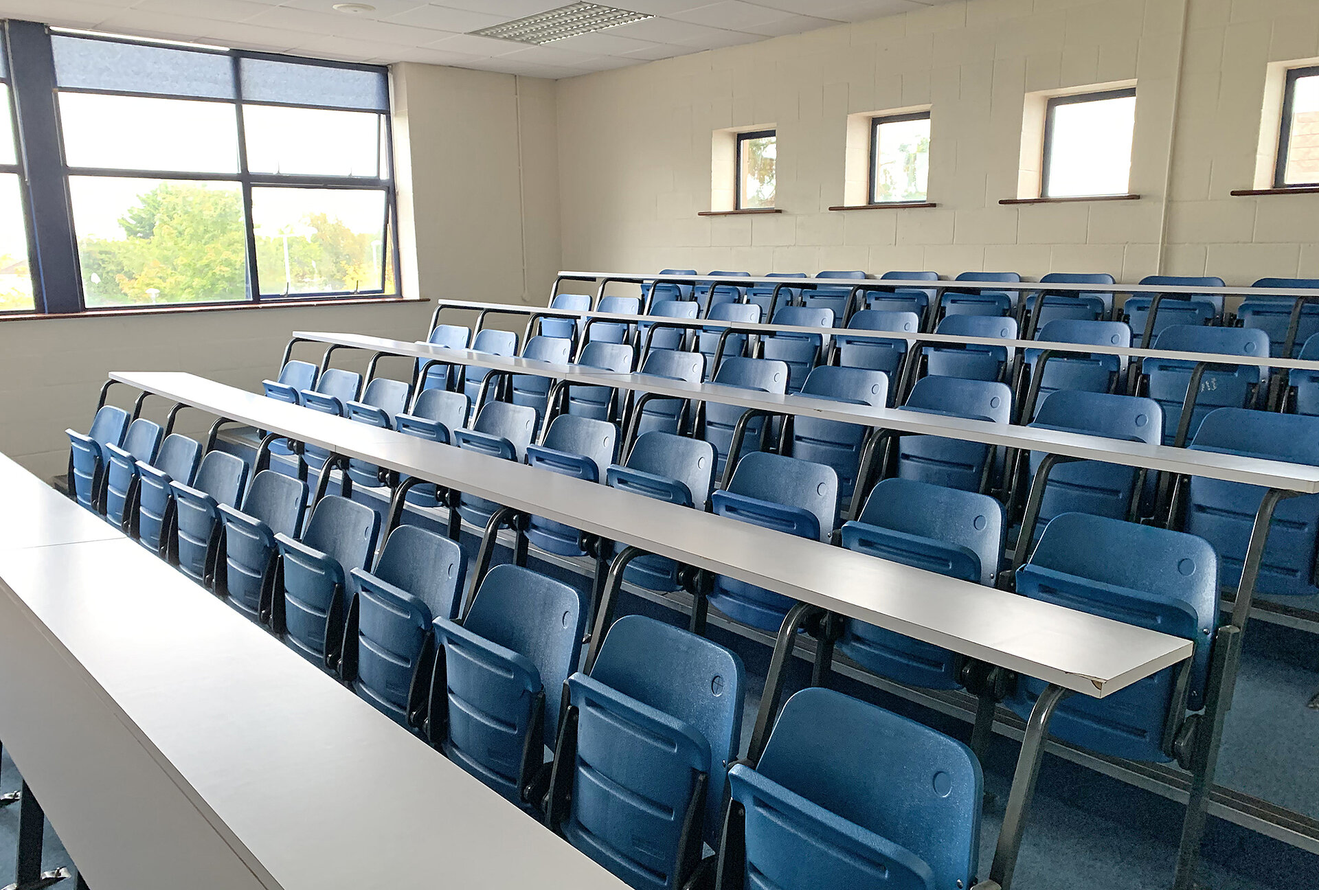 邓多克理工学院的教室